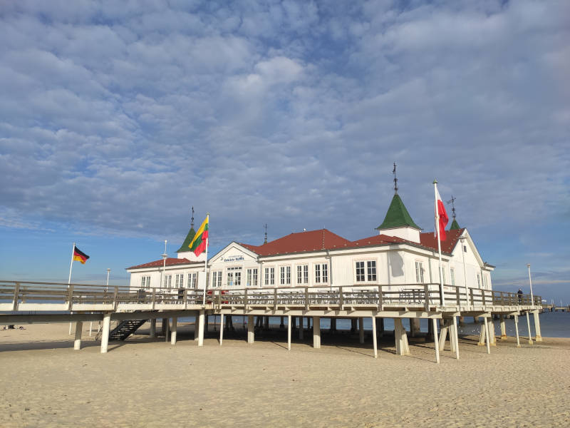 Dreikaiserbäder: die Seebrücke des Ostseebades Ahlbeck.