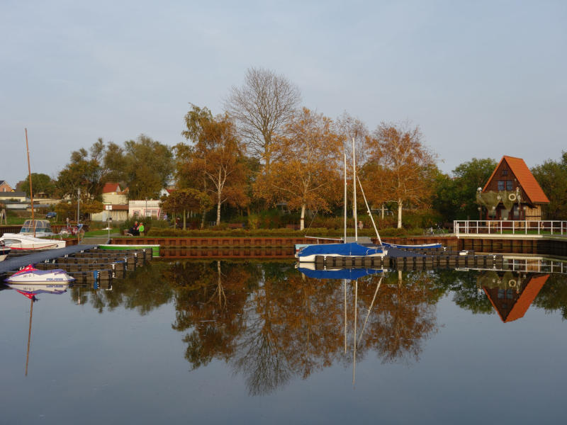 Bernsteinbad Ückeritz: Ein wunderschön gelegener Achterwasserhafen lädt zum Verweilen ein.