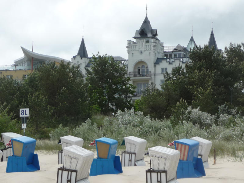 Mondänes Ostseebad Zinnowitz: An der Strandpromenade, in der Nähe der Seebrücke steht dieses Hotel.