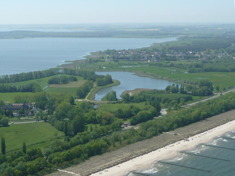 Usedoms schmalste Stelle: "Lütten Ort" zwischen den Bernsteinbädern Koserow und Zempin.