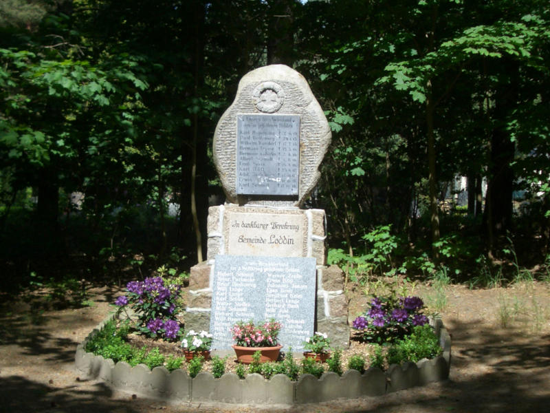 Hoher Preis: Das Kriegerdenkmal in Kölpinsee nahe der Strandstraße.