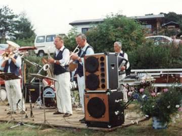 Traditionelles Loddiner Erntefest 1997: Unterhaltung und Spaß am Achterwasserhafen.