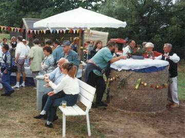 Traditionelles Loddiner Erntefest 1997: Unterhaltung und Spaß am Achterwasserhafen.