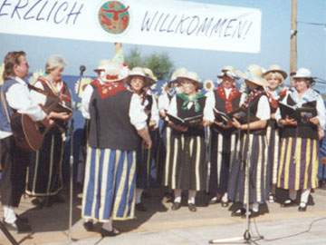 Loddiner Erntefest 1999: Feiern bis in den Morgen.