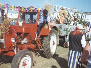 Loddiner Erntefest 1999: Feiern bis in den Morgen.