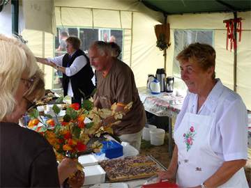 Traditionelles Loddiner Erntefest 2008: Umzug und Fest am Achterwasserhafen.