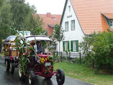 Traditionen auf Usedom: Loddiner Erntefest 2009.