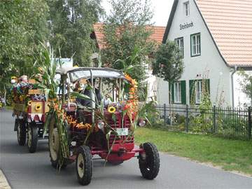 Traditionen auf Usedom: Loddiner Erntefest 2010.