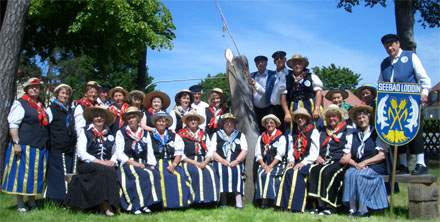 Gruppenbild mit Damen: Die Singegruppe des Loddiner Heimatvereins