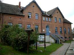 Kunstwerkstatt auf der Insel Usedom: Jugendhandwerkshof in Mölschow bei Trassenheide.