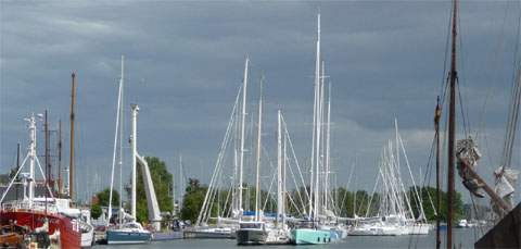 Sehenswürdigkeiten auf dem Festland nahe Usedom: Stadthafen in Greifswald.
