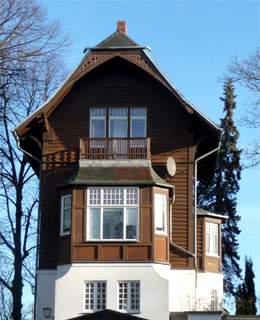 Hexenhaus: Historische Bädervilla an der Strandpromenade des Ostseebades Heringsdorf.
