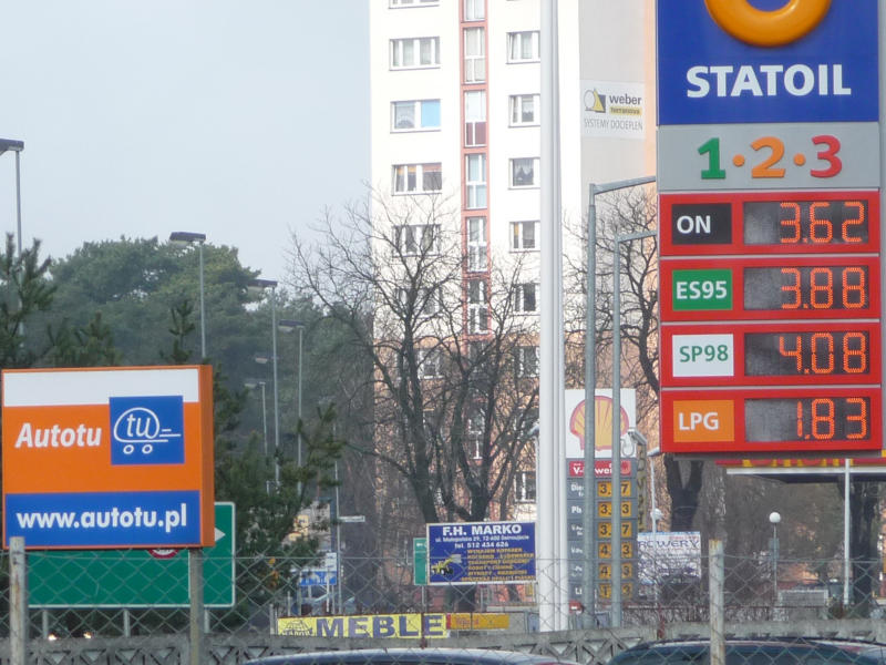 Wider den deutschen Steuerwahn: Preiswert tanken im Nachbarland Polen.