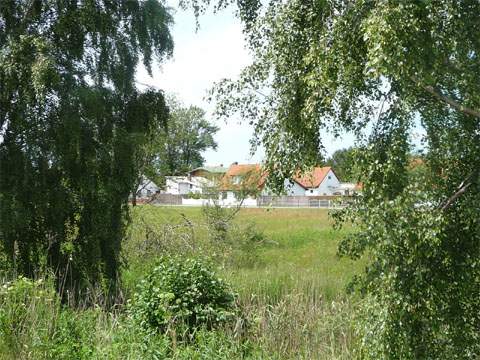 Bernsteinbäder auf Usedom: Seebad Zempin vom Achterwasserdeich aus gesehen.