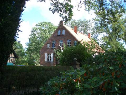 Abgelegen: Pfarrhaus, Kirch- und Pfarrgarten in Morgenitz auf der Insel Usedom.