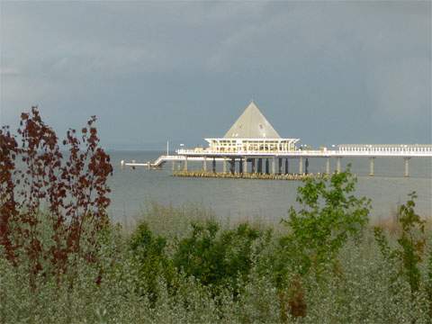 Angenehme Stimmung: Die Seebrücke des Kaiserbades Heringsdorf im Abendlicht.