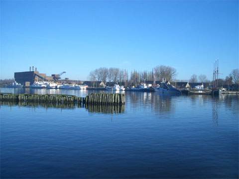 Der Ort Peenemünde auf der Insel Usedom: Hafen am Peenestrom.