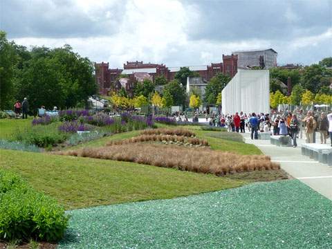 Lebendiges Spiel von Formen und Farben machen die Bundesgartenschau in Schwerin abwechslungsreich.