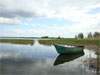 Fischerboot im Schilf: Das Hinterland der Insel.