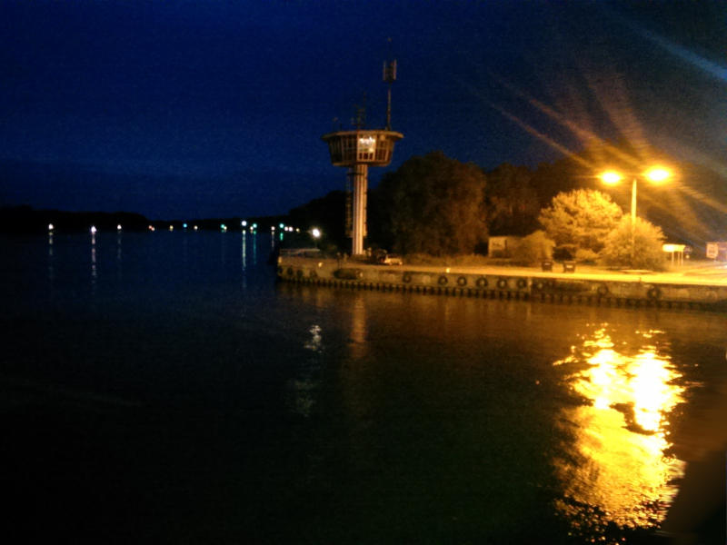 Fähre bei Kaseburg (Kasibor): Kostelos und bis tief in die Nacht.