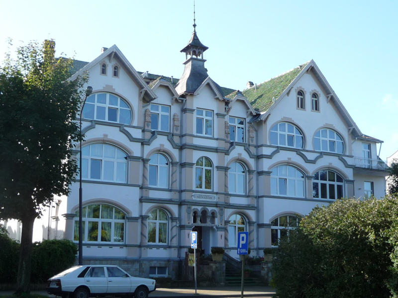 Historische Strandpromenade von Swinemünde: Foto aus 2008 — es ist noch viel zu tun.